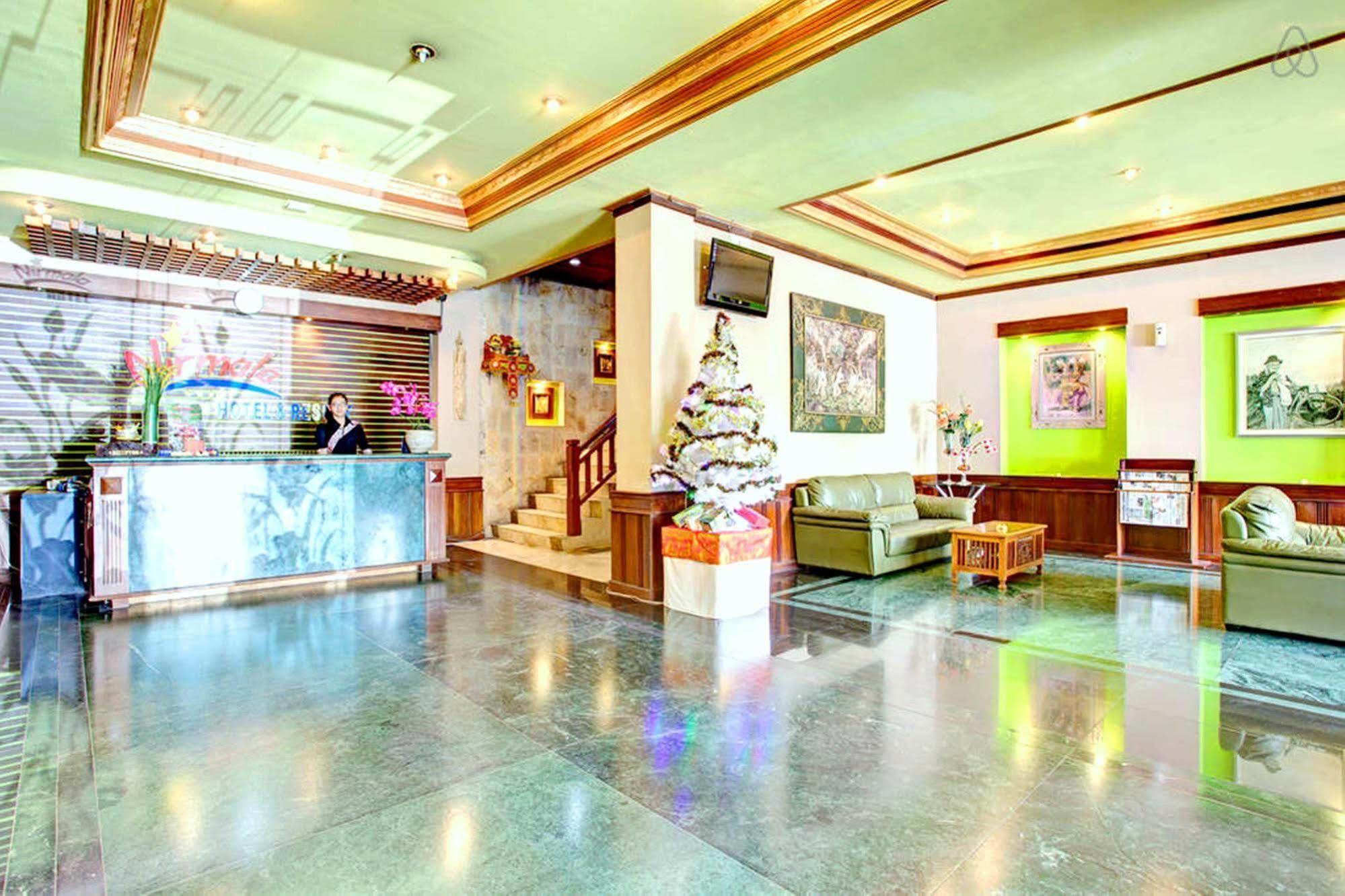 ニルマラ ホテル ジンバラン エクステリア 写真